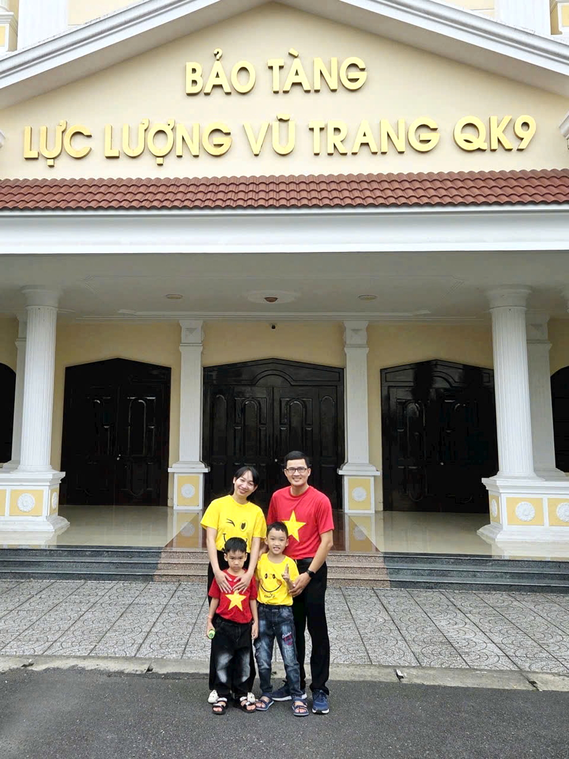 Chuyên đề Giữ lửa gia đình thời sáp nhập: Vững lòng, đặt niềm tin và bao dung cho nhau Gia đình nhỏ của anh Văn Cảnh và chị Hồng Vân - Ảnh do nhân vật cung cấp