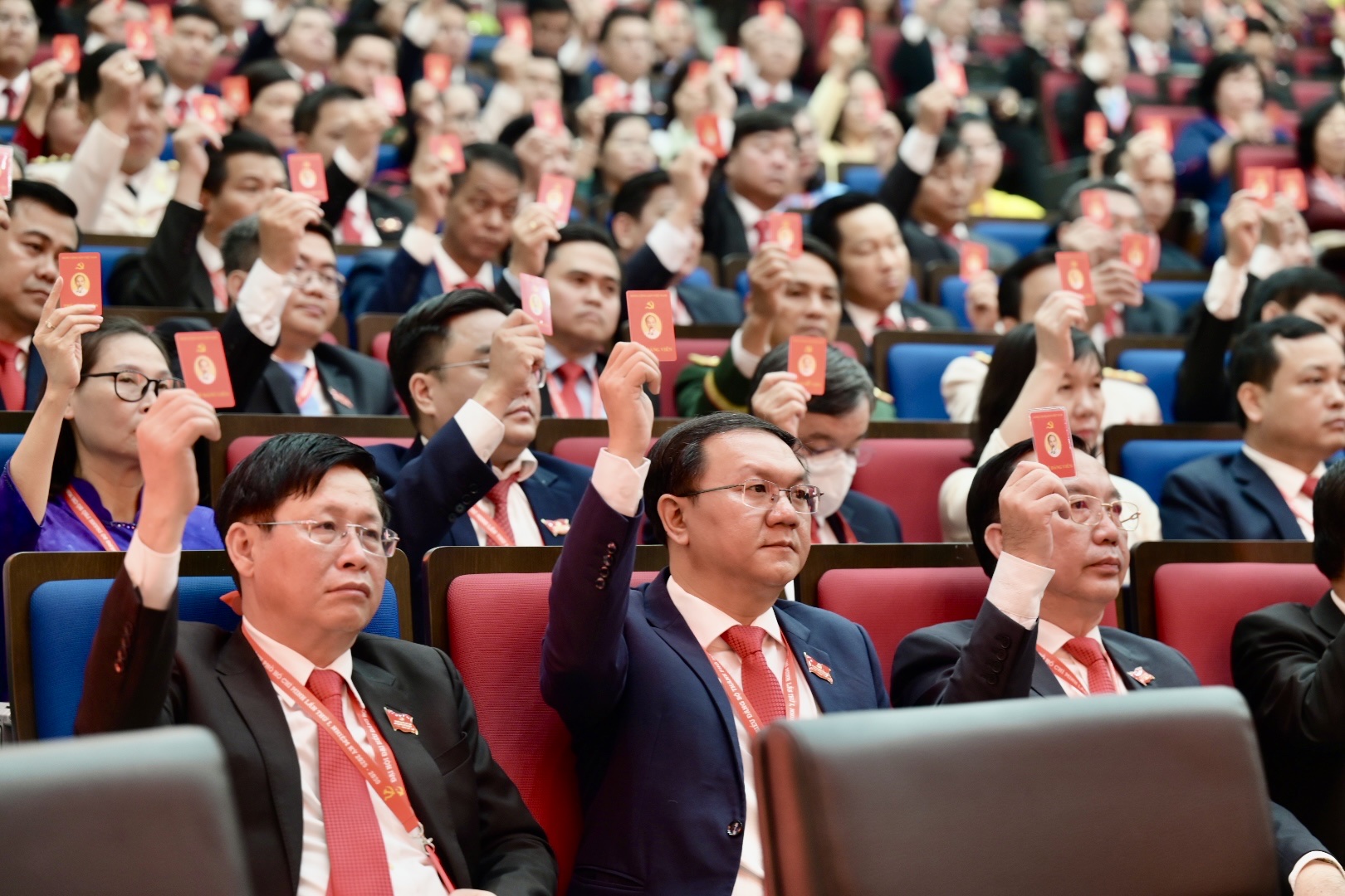 Tại phiên trù bị, các đại biểu Đại hội cũng sẽ thông qua báo cáo tổng hợp ý kiến của Đảng bộ TPHCM góp ý dự thảo các văn kiện trình Đại hội XIV của Đảng, thông qua nội quy Đại hội đại biểu Đảng bộ TPHCM lần I. Đáng chú ý, tại phiên trù bị, các đại biểu sẽ đóng góp để ủng hộ đồng bào khắc phục hậu quả lũ lụt, thiên tai.