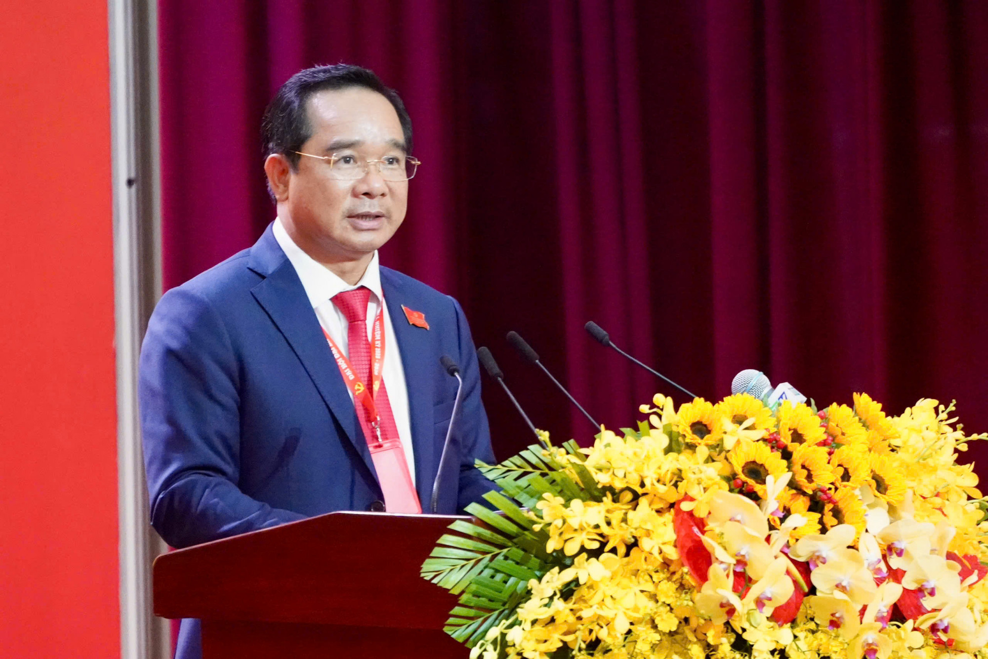 Ông Nguyễn Văn Được, Phó Bí thư Thành ủy, Chủ tịch UBND TP.HCM, thông qua chương trình làm việc phiên chính thức Đại hội đại biểu Đảng bộ TP.HCM lần thứ I, nhiệm kỳ 2025 - 2030