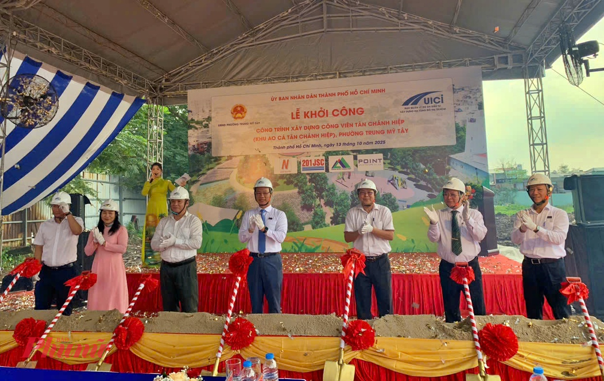 Sáng 13/10, Ban Quản lý dự án đầu tư xây dựng hạ tầng đô thị TPHCM (Ban Hạ tầng) đã tổ chức lễ khởi công công viên Tân Chánh Hiệp tại khu ao cá Tân Chánh Hiệp, phường Trung Mỹ Tây.