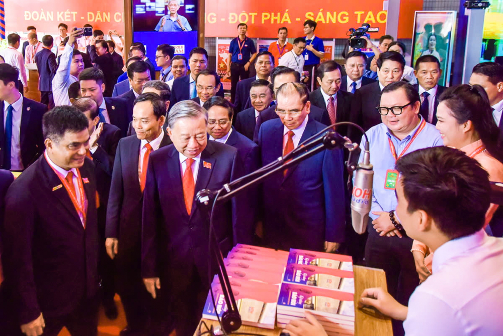 Đại hội của niềm tin, tầm nhìn và hành động Tổng bí thư Tô Lâm và các đại biểu tham quan triển lãm sản phẩm công nghệ chiến lược quốc gia tại đại hội
