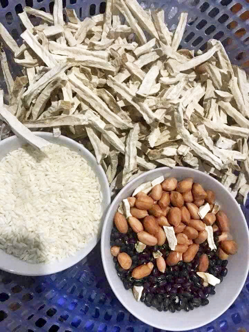 Nguyên liệu làm khoai xéo - ẢNH: V.M.