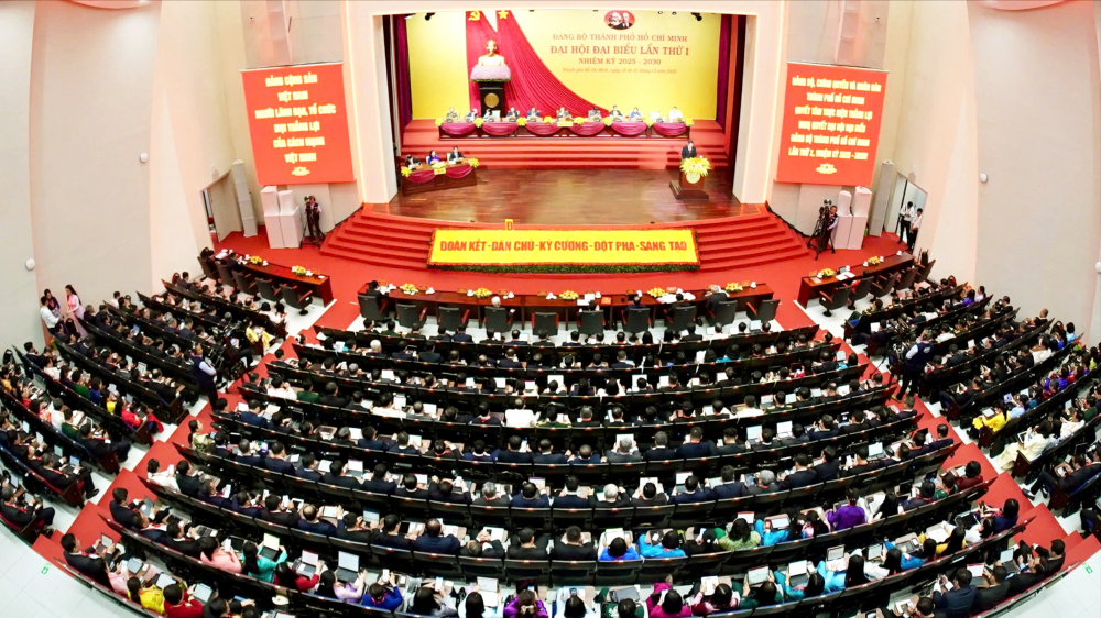 Đại hội của niềm tin, tầm nhìn và hành động Quang cảnh Đại hội Đại biểu Đảng bộ TPHCM lần thứ I