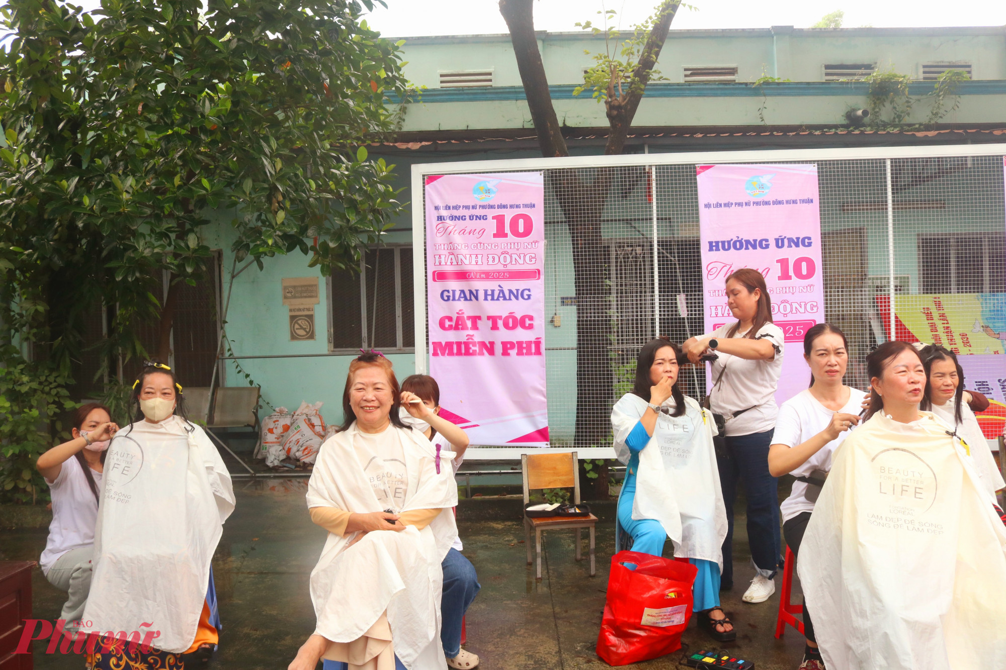 Khu vực cắt tóc miễn phí - Ảnh: Mẫn Nhi