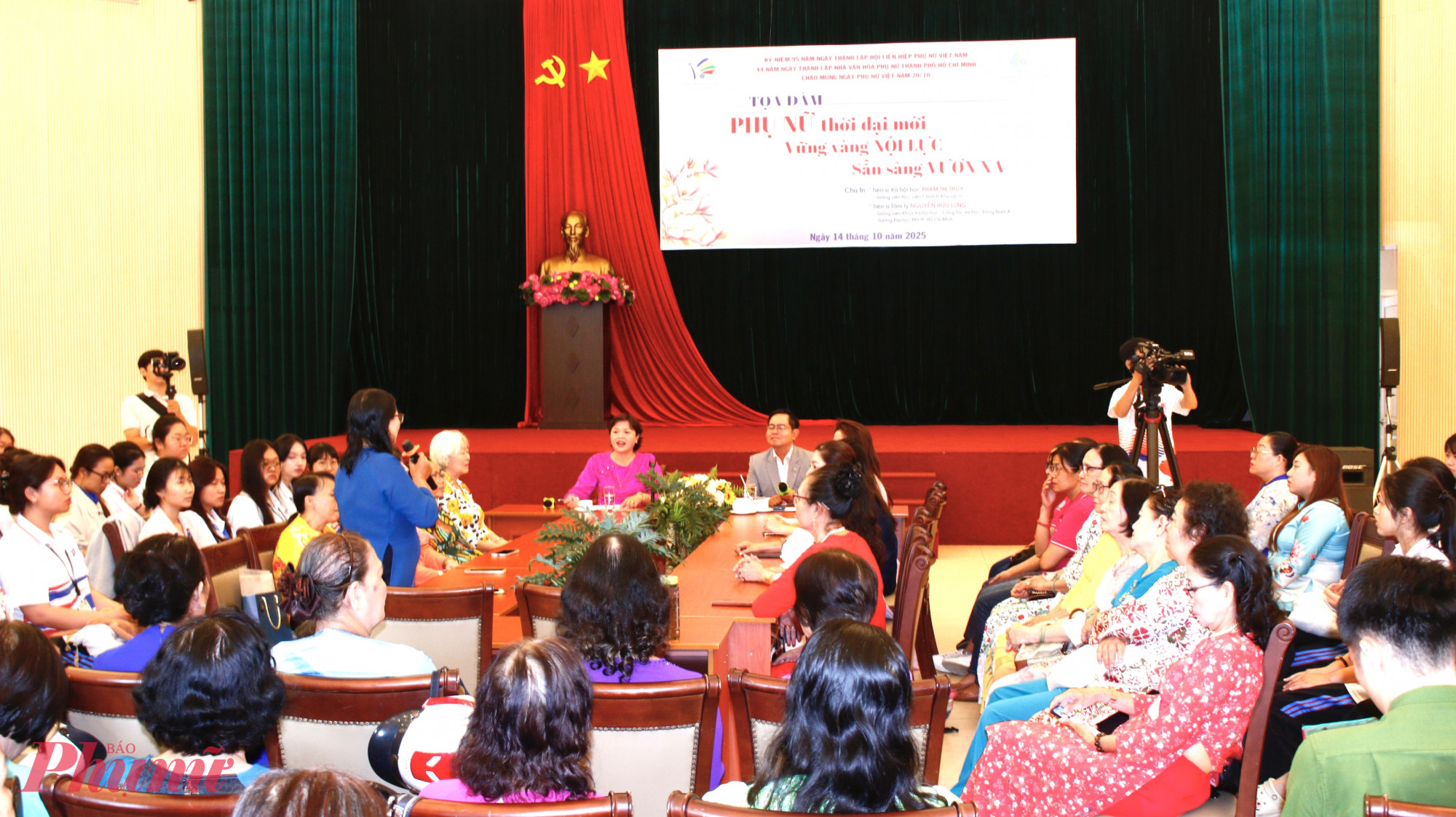 Khơi dậy nội lực, lan tỏa bản lĩnh phụ nữ thời đại mới Quang cảnh toạ đàm