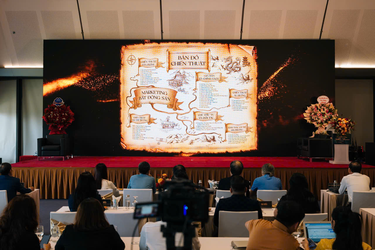 Gần đây, mạng xã hội lan truyền thông tin tác giả sách “Chiến Thuật Marketing Bất Động Sản” chào bán cho doanh nghiệp với giá 68 triệu, từng dự định 1 tỉ đồng/cuốn.