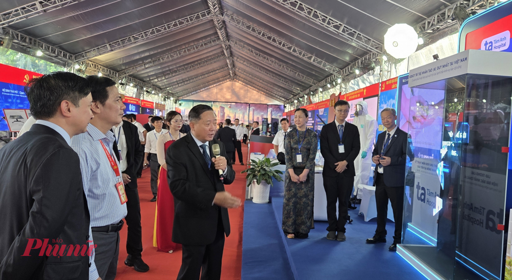 khoa học công nghệ và đổi mới sáng tạo làm động lực chủ yếu