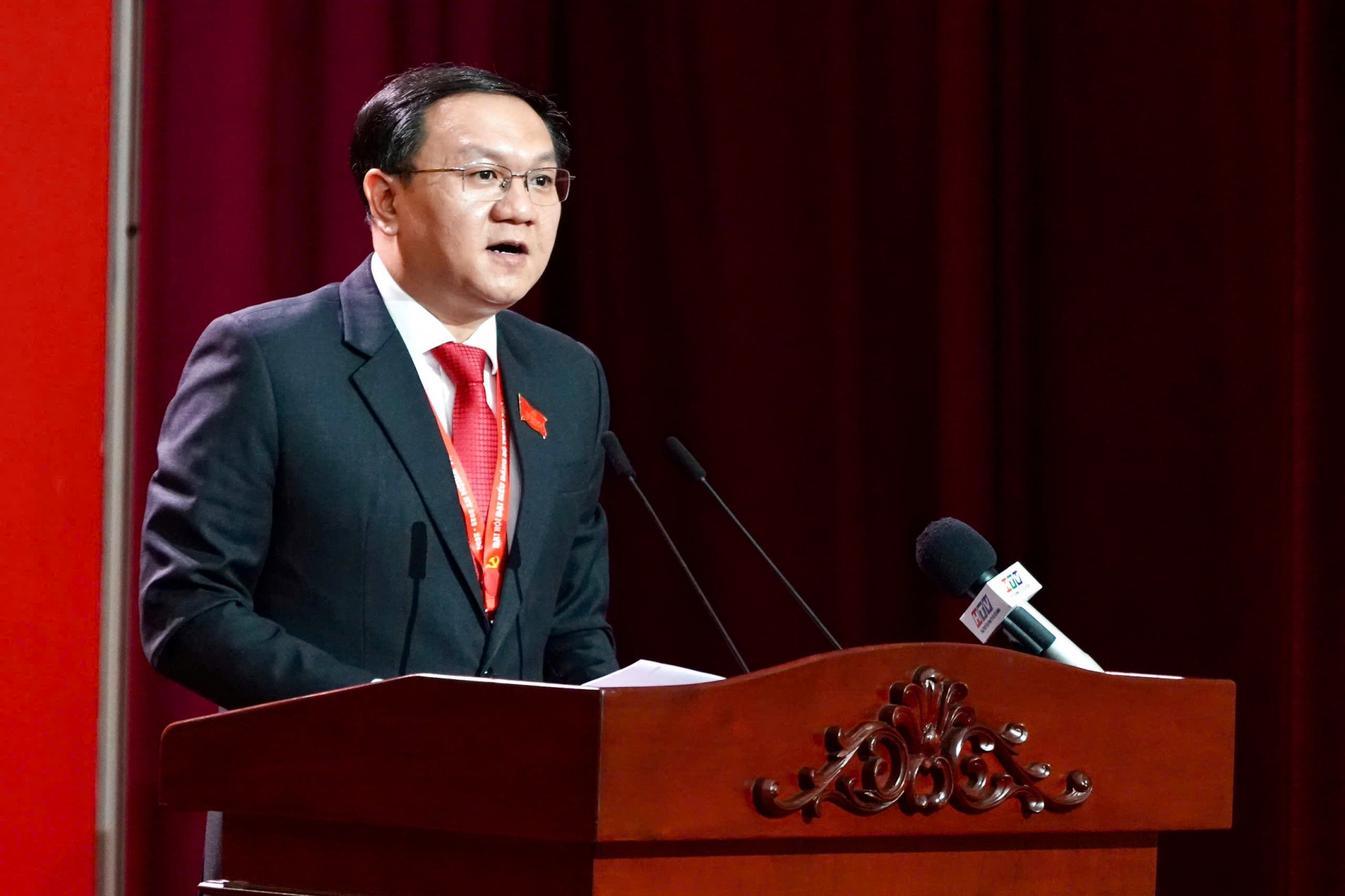 Khoa học - công nghệ trở thành động lực then chốt cho tăng trưởng TPHCM Ông Lâm Đình Thắng - Giám đốc Sở Khoa học và Công nghệ trình bày tham luận tại Đại hội -