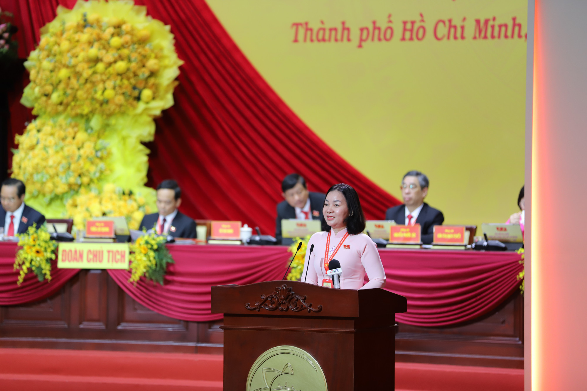 Khoa học - công nghệ trở thành động lực then chốt cho tăng trưởng TPHCM Bà Trương Thị Bích Hạnh - Ủy viên Ban Thường vụ Thành ủy, Phó Chủ tịch Thường trực Ủy ban MTTQ Việt Nam TPHCM - trình bày tham luận -