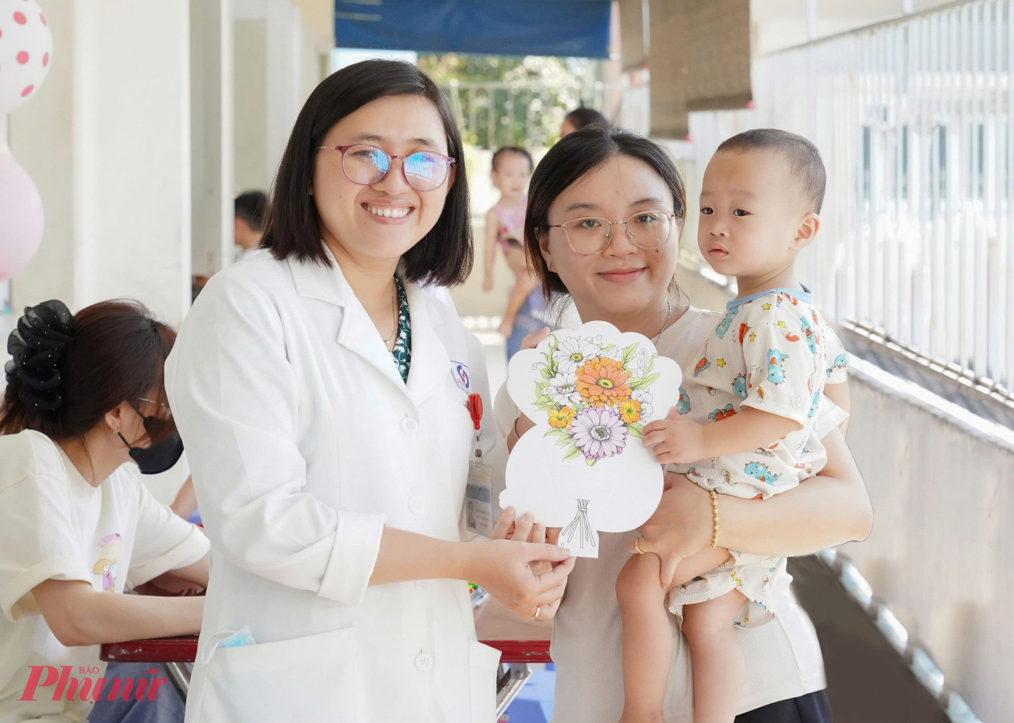 Tặng yêu thương đến mẹ và bác sĩ 