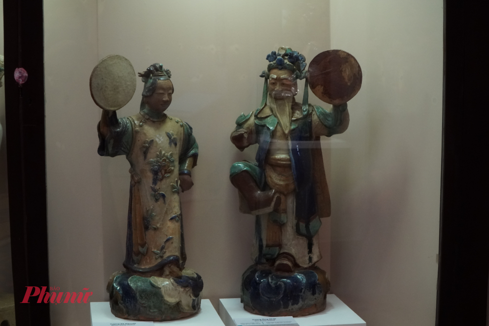 Tượng Ông Nhật - Bà Nguyệt 