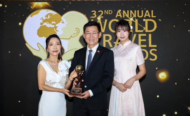 Vietjet nhận giải thưởng “Hãng hàng không dẫn đầu châu Á về trải nghiệm khách hàng” tại World Travel Awards 2025 - Ảnh: Vietjet