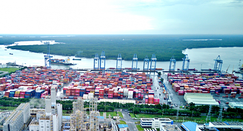 Đa dạng hóa loại hình giao thông để tăng tốc phát triển TPHCM Trong tương lai, cụm cảng Cái Mép - Thị Vải sẽ trở thành cảng lớn - ẢNH: TỨ QUÝ