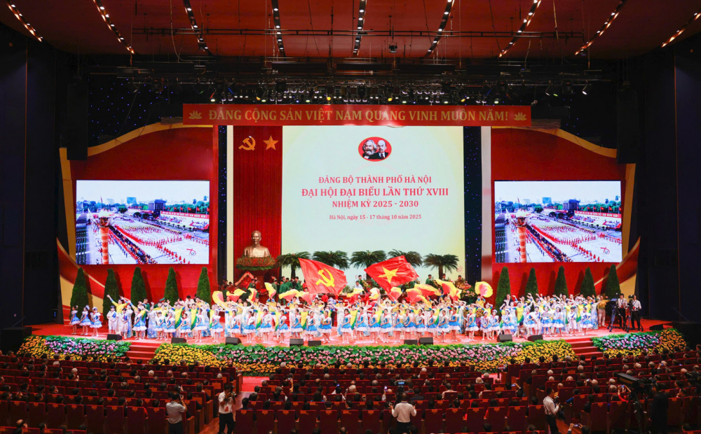 Đại hội đại biểu Đảng bộ Thành phố Hà Nội lần thứ XVIII, nhiệm kỳ 2025 - 2030 khai mạc trọng thể phiên chính thức (Ảnh: Như Ý)