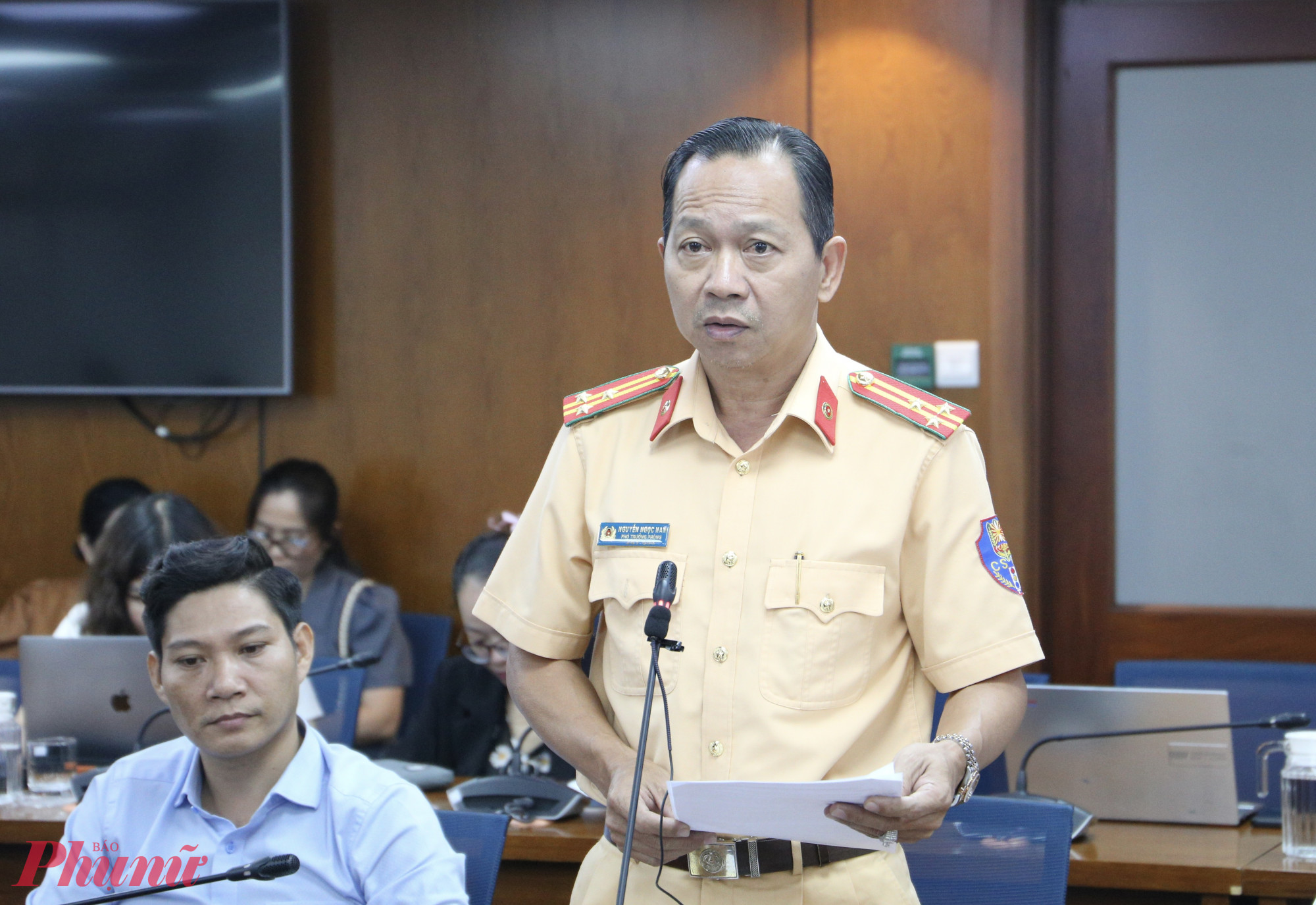 Thượng tá Nguyễn Ngọc Nam, Phó Trưởng phòng Cảnh sát giao thông (PC08), Công an TPHCM thông tin trong buổi họp báo - Ảnh: Thanh Tâm