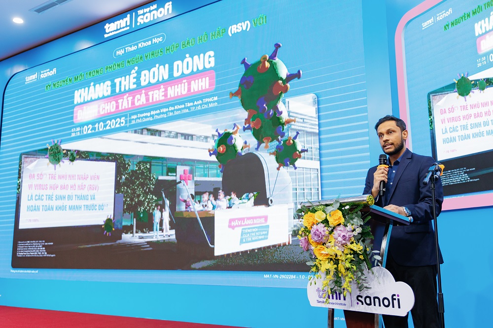 Ông Kuharaj Mahenthiran - Giám đốc Y khoa ngành hàng Vắc xin Sanofi Việt Nam - phát biểu tại chuỗi hội thảo - Ảnh: Mộc Thảo
