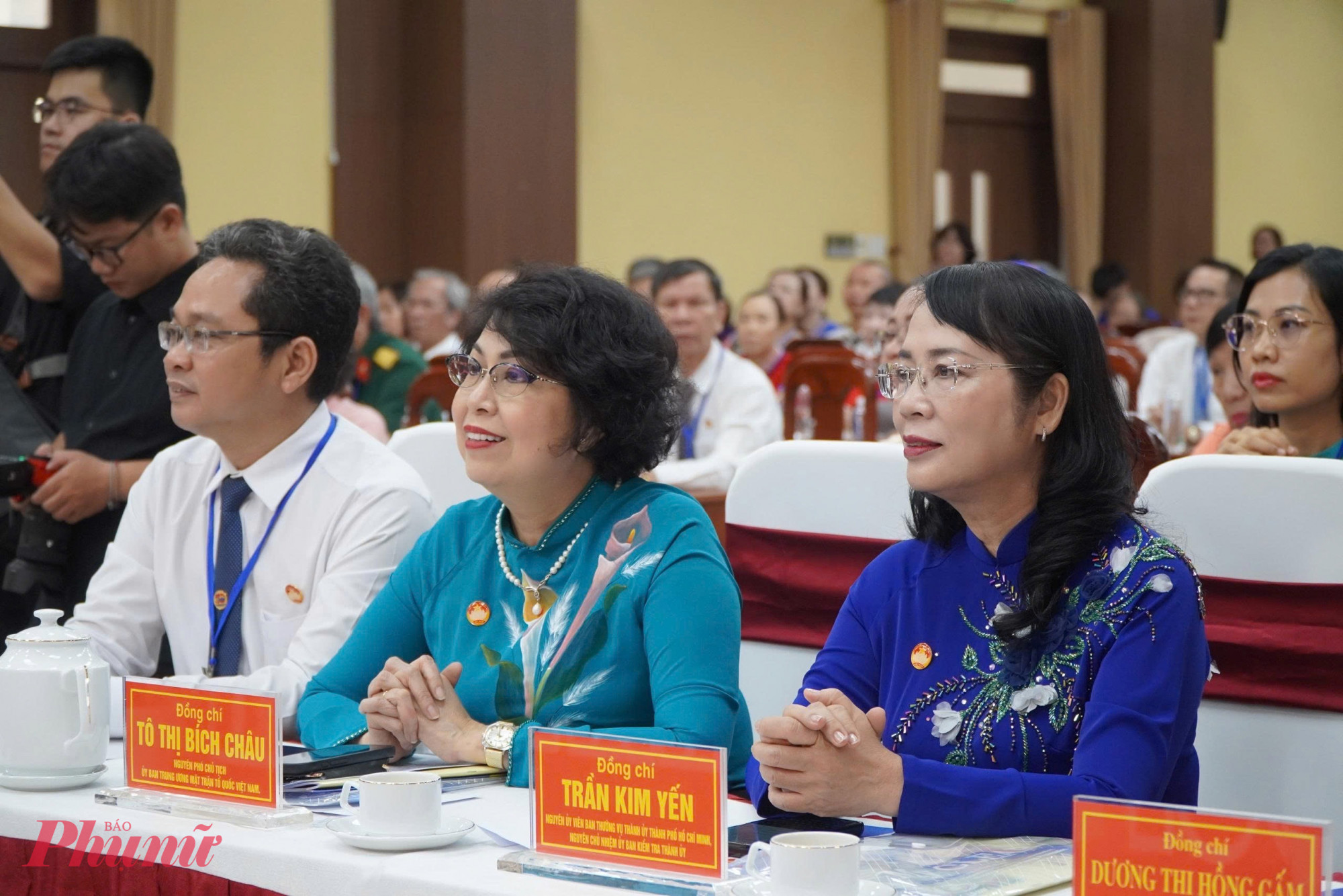 bà Tô Thị Bích Châu - nguyên Phó Chủ tịch Ủy ban Trung ương MTTQ Việt Nam; bà Trần Kim Yến - nguyên Chủ tịch Ủy ban MTTQ Việt Nam TPHCM; ông Phạm Minh Tuấn - Phó Chủ tịch Ủy ban MTTQ Việt Nam TPHCM.