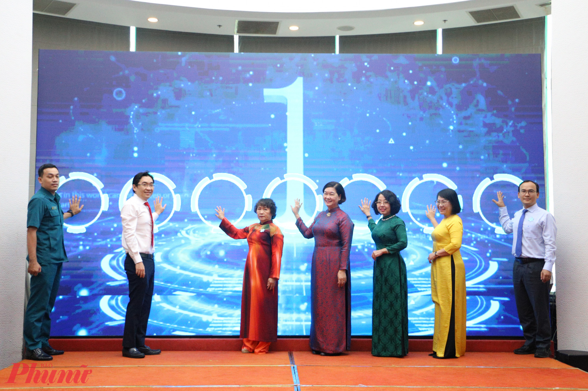 Các đồng chí lãnh đạo, cấp ủy các đơn vị cùng hưởng ứng phát động phong trào thi đua “Dân vận khéo năm 2026 - Ảnh: Thanh Tâm