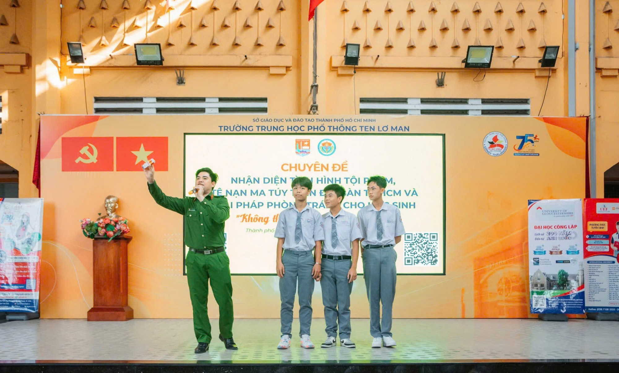 Học sinh Trường THPT Ten Lơ Man tham gia hoạt động nhận diện tội phạm
