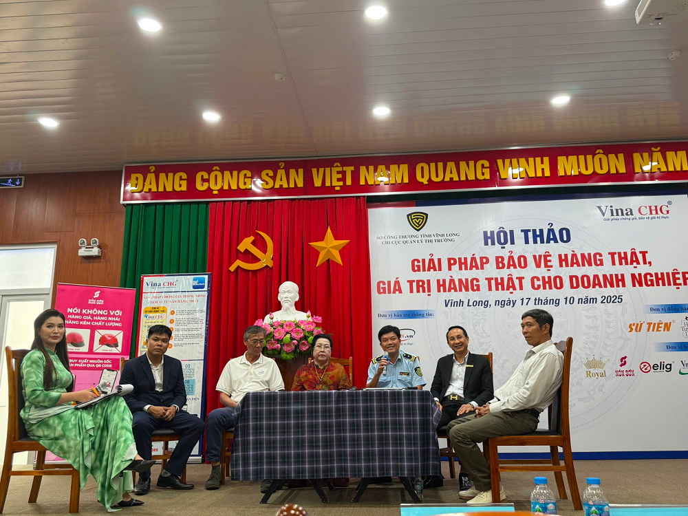 Các diễn giả trao đổi tại hội thảo - Ảnh: V.N