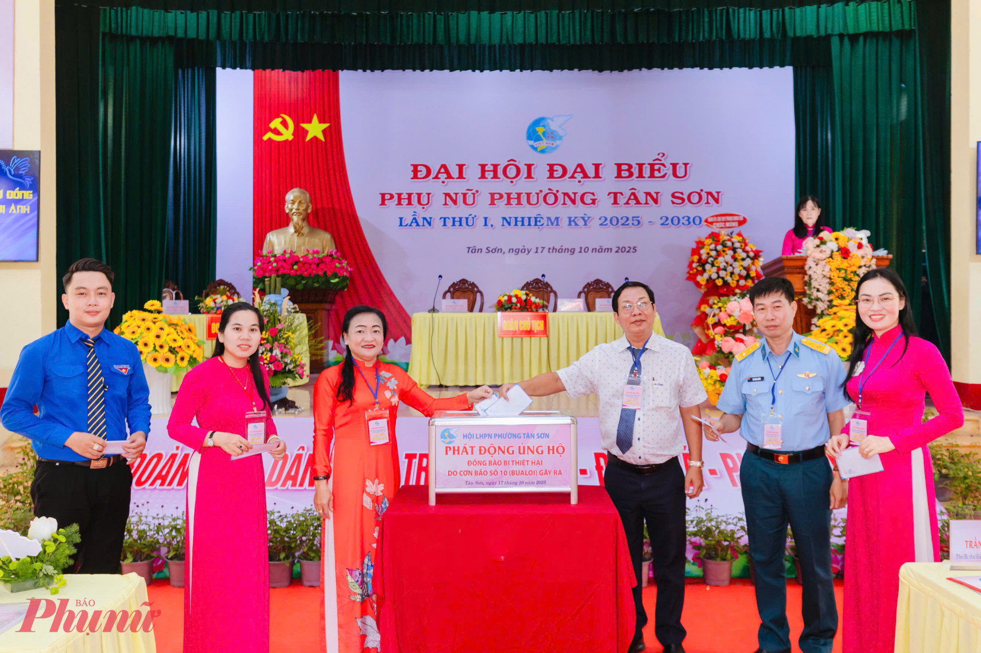  ĐH có phát động Đại biểu ủng hộ đồng bào bị thiệt hại bởi bão lũ với số tiền 11.570.000 đồng