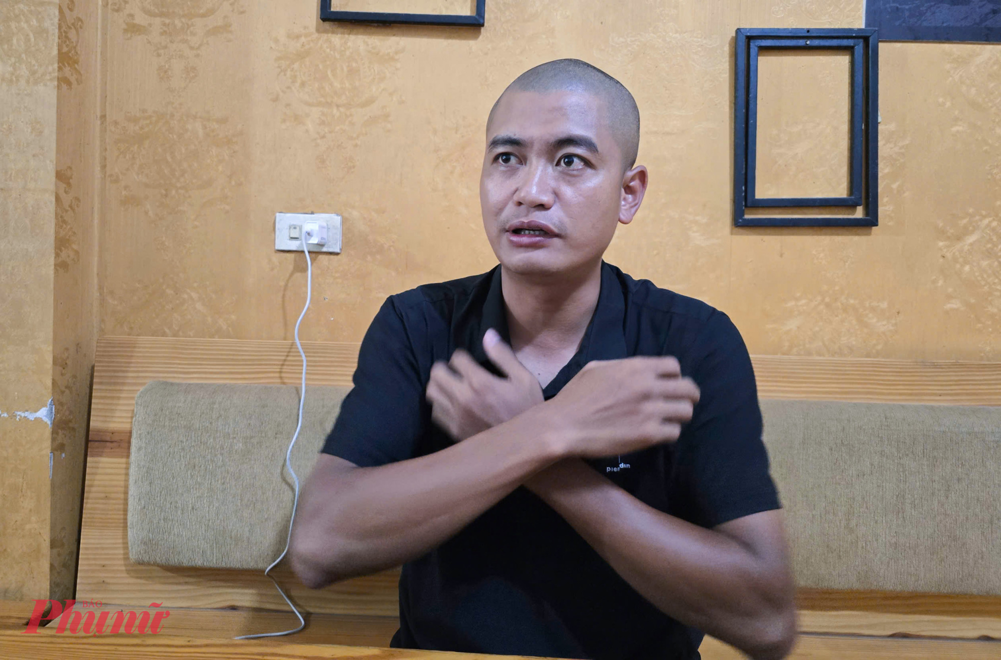 Anh Tùng nhớ lại đêm trôi dạt trên biển cùng con gái - Ảnh: Phan Ngọc