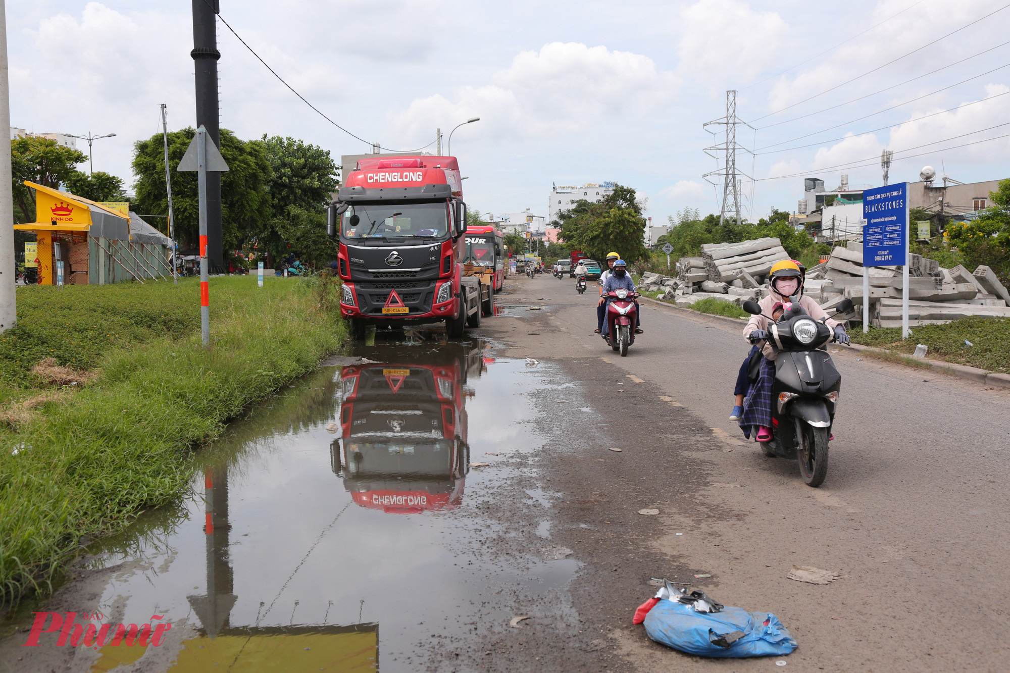 Vị trí ngập nước lâu ngày trước đó trên đường Kha Vạn Cân - Ảnh: Nguyễn Văn