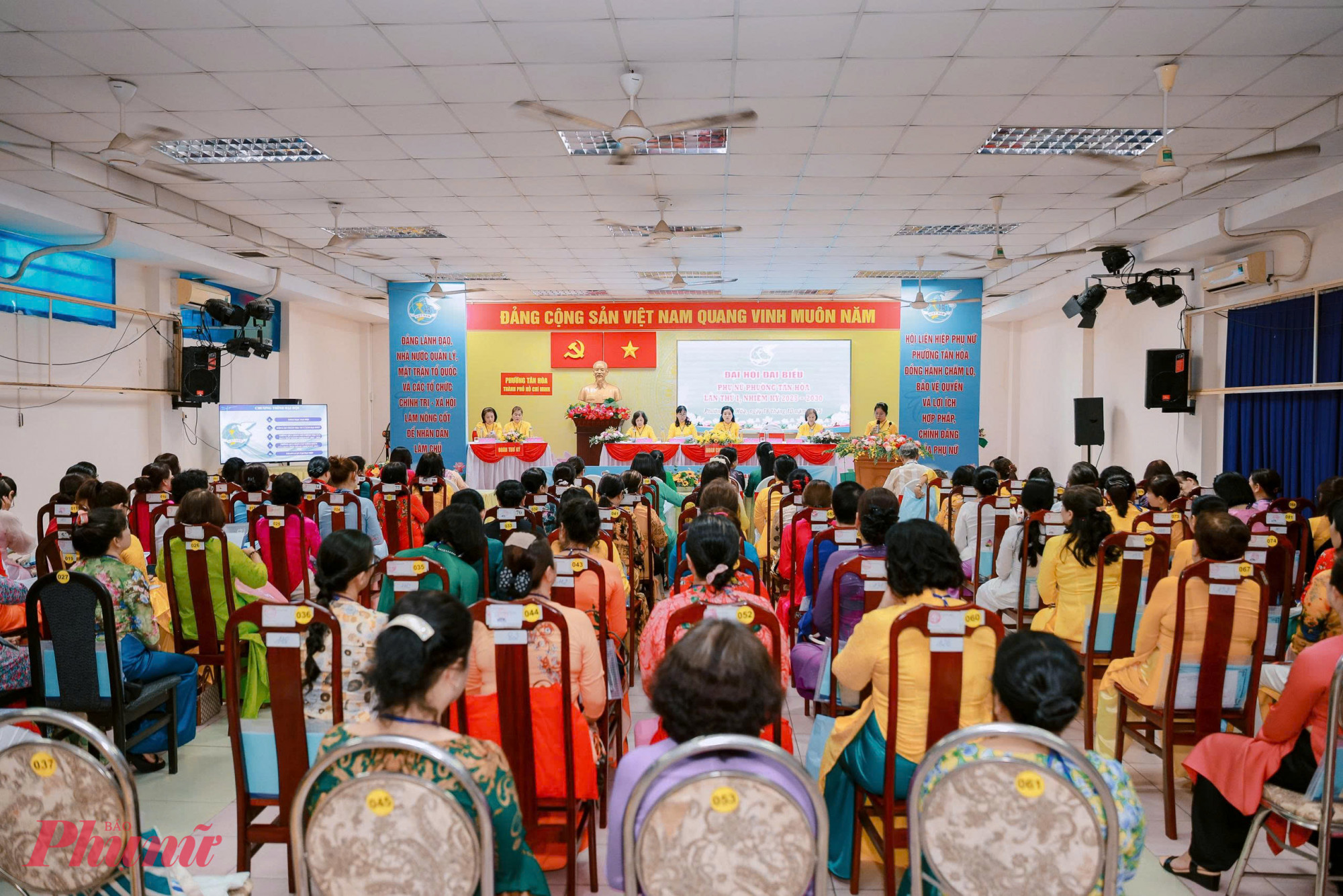 Quang cảnh đại hội
