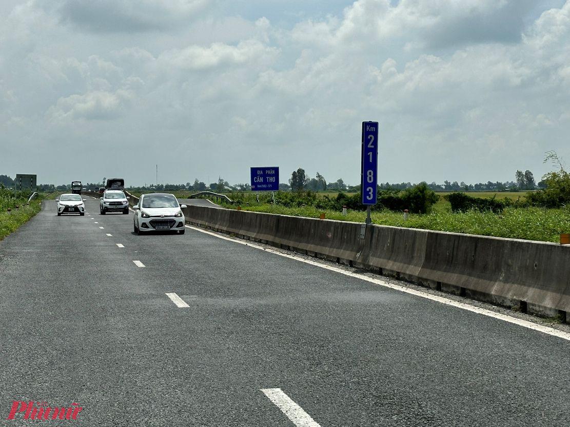 Cao tốc Lộ Tẻ - Rạch Sỏi được nâng cấp đến nay cơ bản hoàn thành. Ảnh: Văn Phước