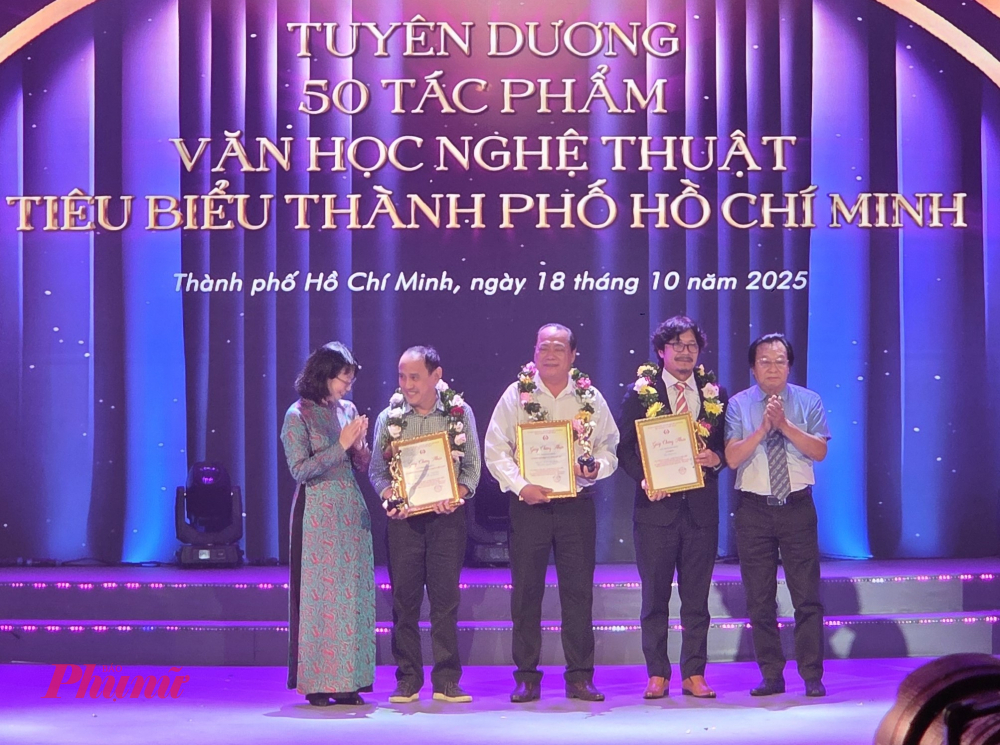Lĩnh vực sân khấuvở cải lương “Người ven đô” (1976)”. Tác giả: Minh Khoa. Chuyển thể: Nguyễn Gia Nghiệm. Đạo diễn: Minh Trị - Xin kính mời đại diện “Vở diễn kịch nói “Lá sầu riêng”. Tác giả: Hoàng Dũng. Đạo diễn: NSND Ngô Y Linh, NSND Kim Cương - Xin kính mời đại diện “Vở diễn cải lương “Tiếng trống Mê Linh”. Tác giả: Việt Dung – Vĩnh Điền. Đạo diễn: NSND Ngô Y Linh - Xin kính mời đại diện “Vở diễn Hát Bội “Lê Công kỳ án”. Tác giả: NSND Hữu Danh. Đạo diễn: Nguyễn Hoàn - Xin kính mời đại diện “Vở diễn cải lương “Rồng Phượng”. Tác giả: Lê Duy Hạnh. Chuyển thể: Hoàng Song Việt. Đạo diễn: NSND Trần Ngọc Giàu. - Xin kính mời đại diện tác phẩm “À Ố show”. Tác giả: Lune Production. - Xin kính mời đại diện “Vở diễn kịch nói “Dạ cổ hoài lang”. Tác giả: NSUT Thành Hoàng. Đạo diễn: Nguyễn Công Ninh.