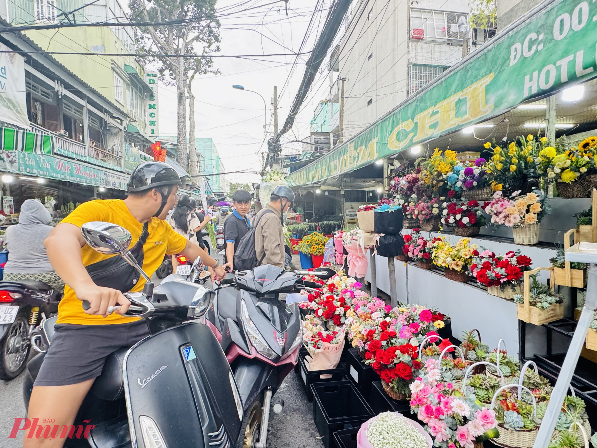 các sản phẩm hoa mà các quý ông chọn để tặng người thương của mình cũng dao động trong mức giá dưới 1 triệu đồng/lẵng