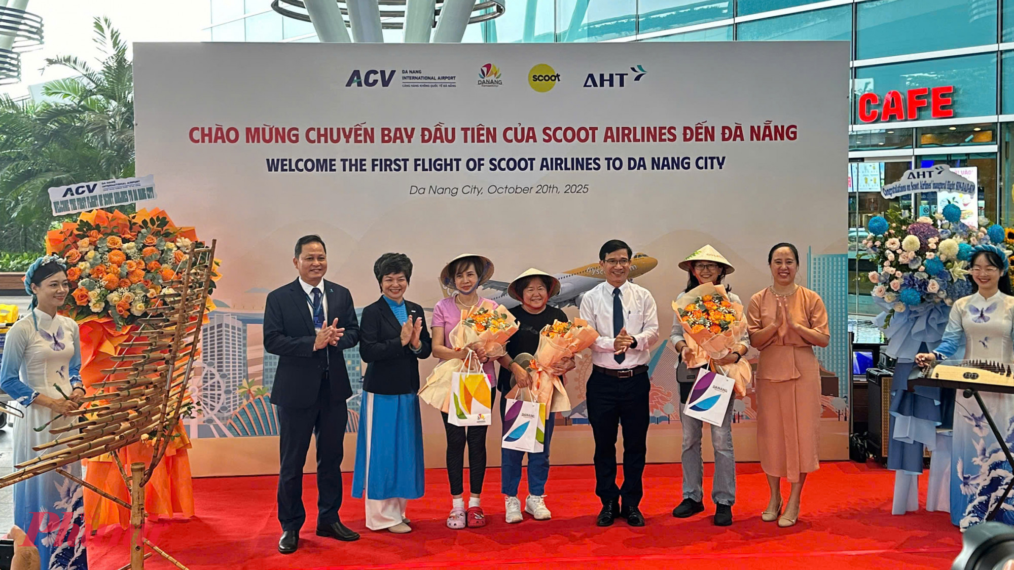 Ngành du lịch TP Đà Nẵng tổ chức chào đón chuyến bay đầu tiên của hãng Scoot Airlines
