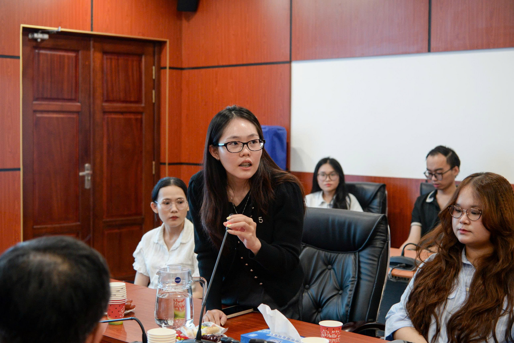 Trường tuyển dụng inh viên tốt nghiệp thủ khoa các ngành của các trường đại học trong nước và tốt nghiệp đại học loại giỏi trở lên tại các trường đại học uy tín trên thế giới - Ảnh: 