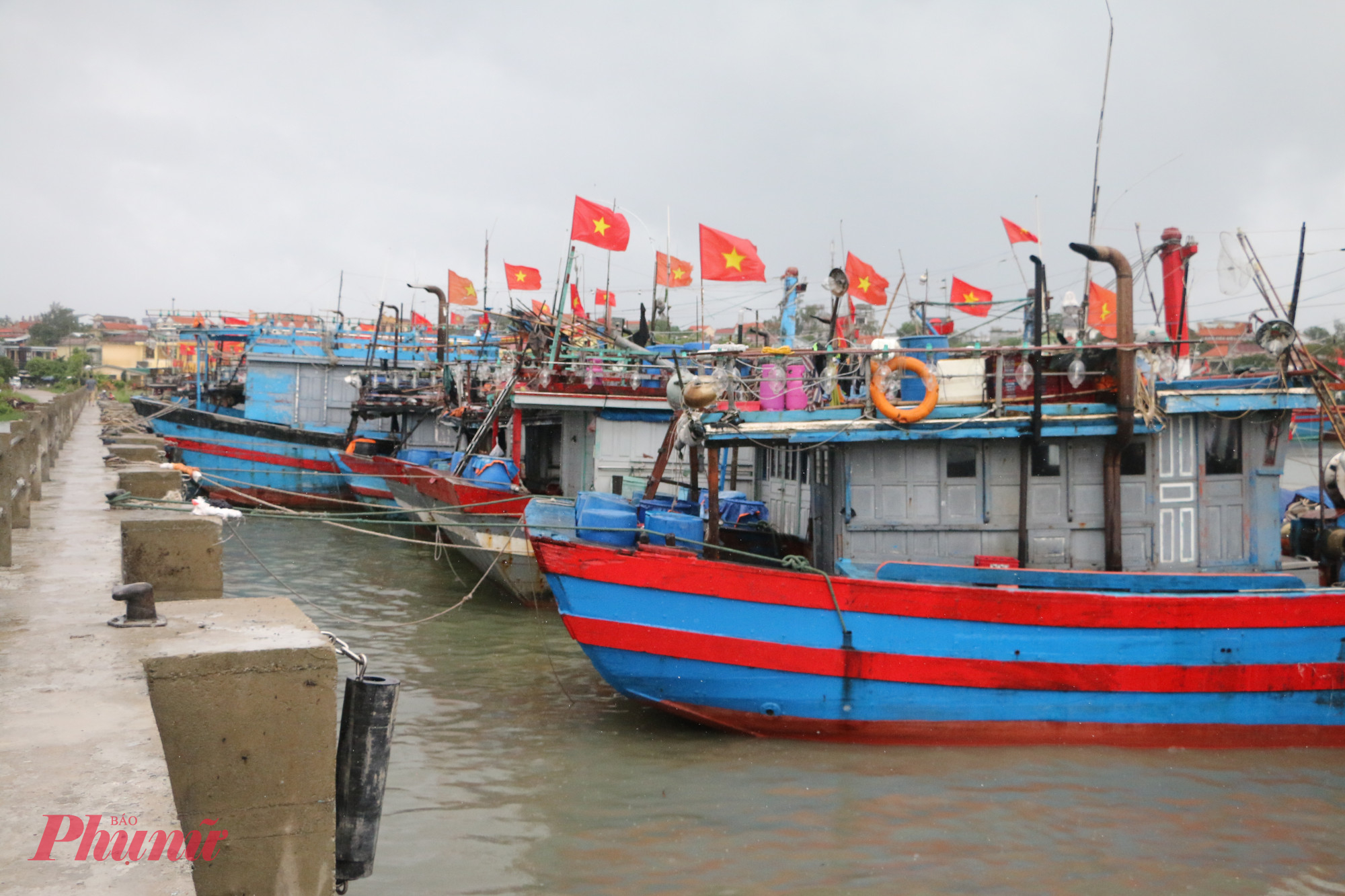 Chủ tịch TP Huế yêu cầu trước 19 giờ ngày 20/10 hoàn tất việc kêu gọi tàu thuyền vào tránh trú bão