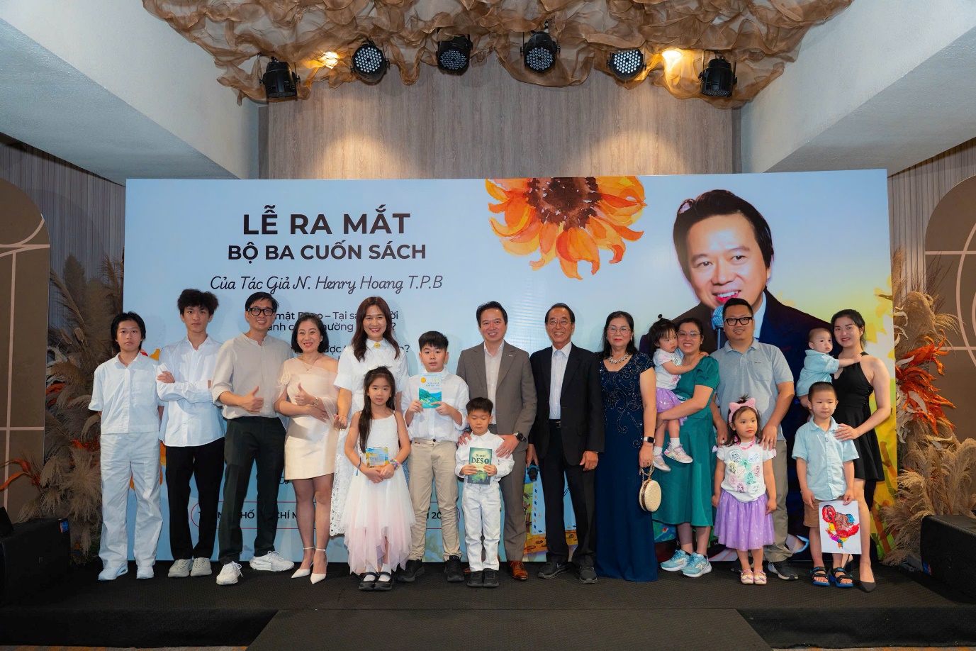 Gia đình Deso tại buổi ra mắt - Ảnh: N.T