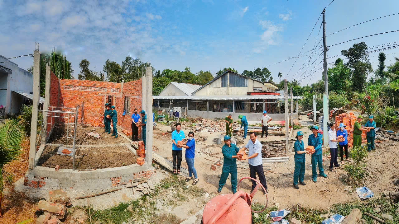 Tết quân - dân 2026, tỉnh An Giang xây dựng 19 căn nhà mừng Tết cổ truyền - Ảnh Phương Vũ