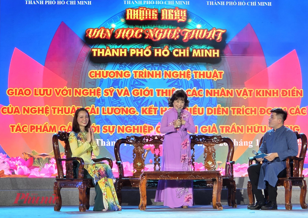 NSND Thoại Miêu chia sẻ kỷ niệm về một thời vàng son của sân khấu cải lương sau ngày đất nước thống nhất và bày tỏ sự tin tưởng vào thế hệ trẻ đang nối tiếp truyền thống, giữ gìn và phát triển cải lương theo cách của mình.