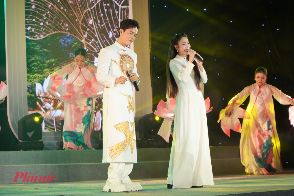 Ca sĩ Minh Sang và Lê Thu Hiền