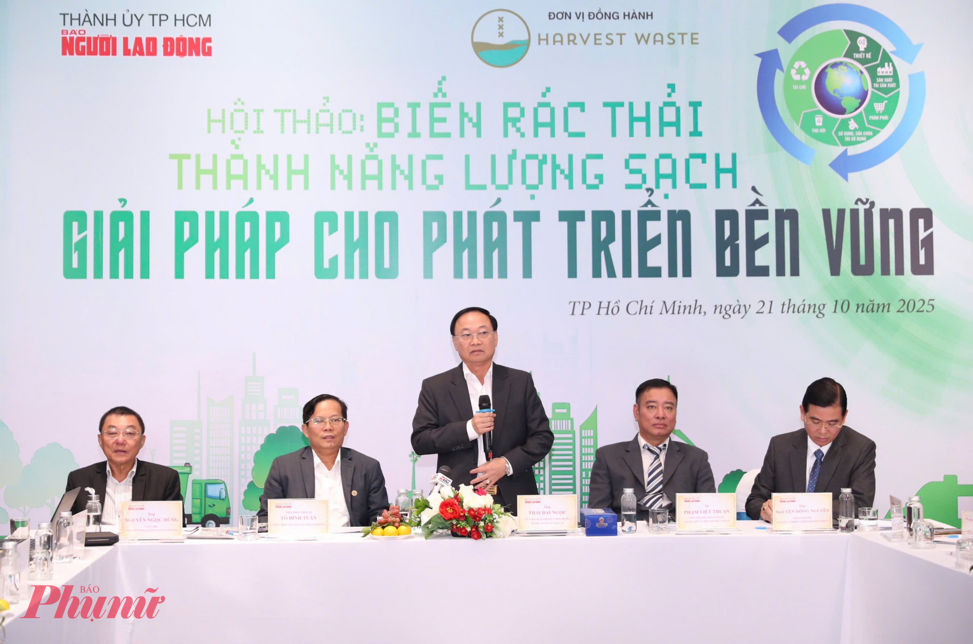 Biến rác thành năng lượng sạch, giải pháp cho phát triển bền vững Tại hội thảo “Biến rác thải thành năng lượng sạch: Giải pháp cho phát triển bền vững”, các chuyên gia, nhà quản lý, doanh nghiệp trong và ngoài nước đã cùng bàn luận về hướng đi mới cho bài toán rác thải