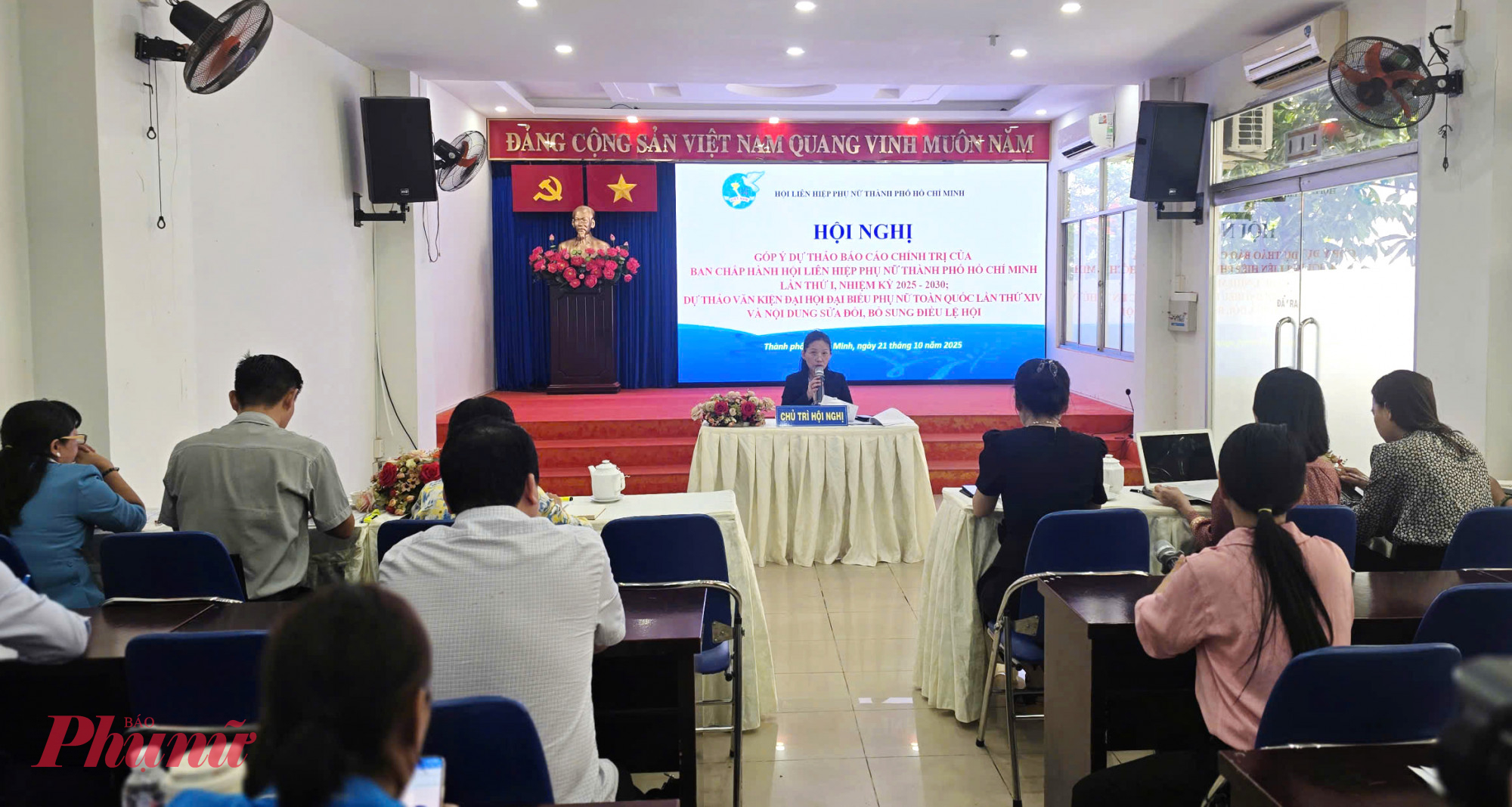 Hội LHPN TPHCM tổ chức hội nghị lấy ý kiến Dự thảo báo cáo chính trị Hội LHPN TPHCM và Văn kiện Đại hội đại biểu phụ nữ toàn quốc 