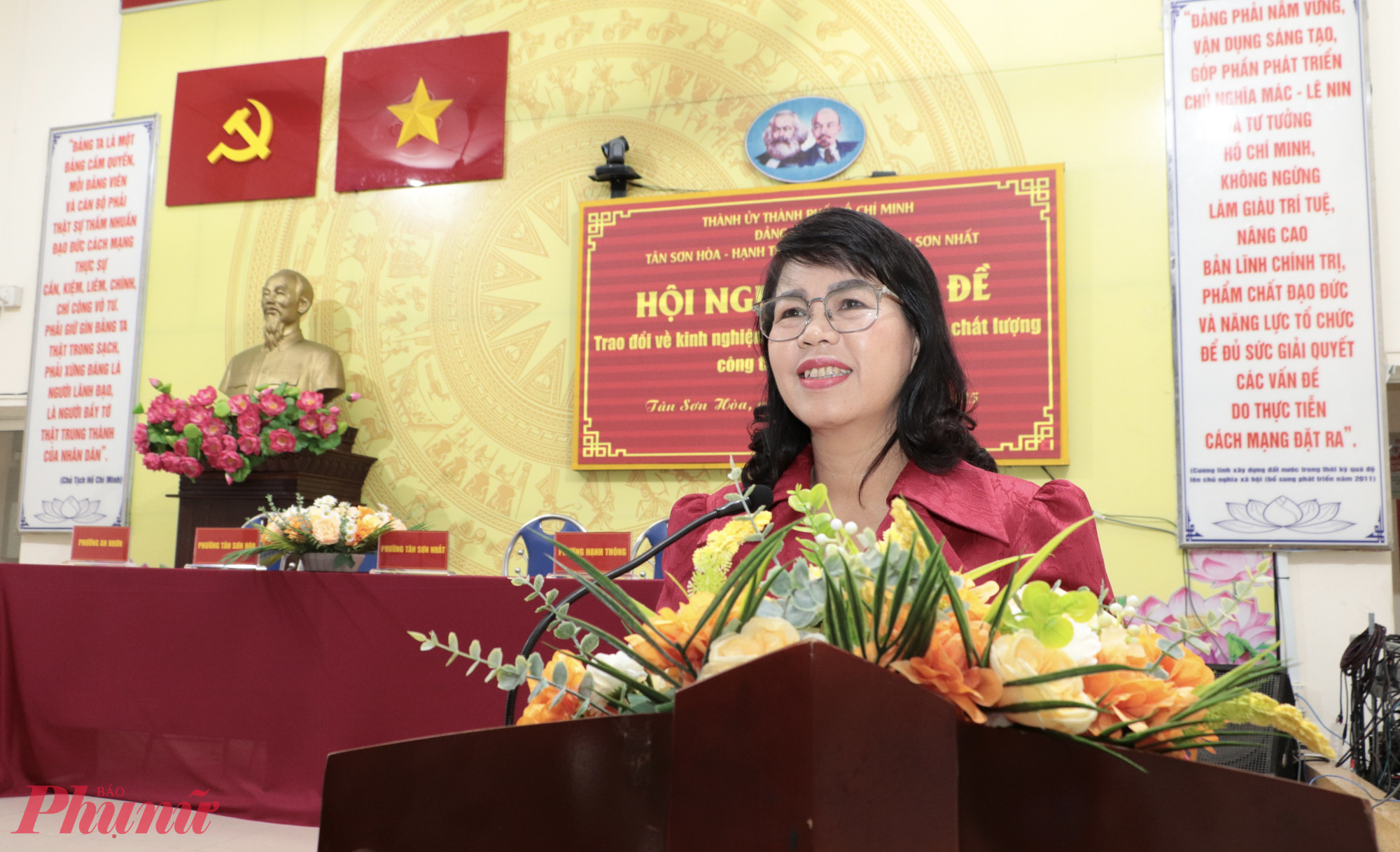 Bí thư Đảng ủy phường Tân Sơn Hòa Trương Lê Mỹ Ngọc phát biểu khai mạc hội nghị.