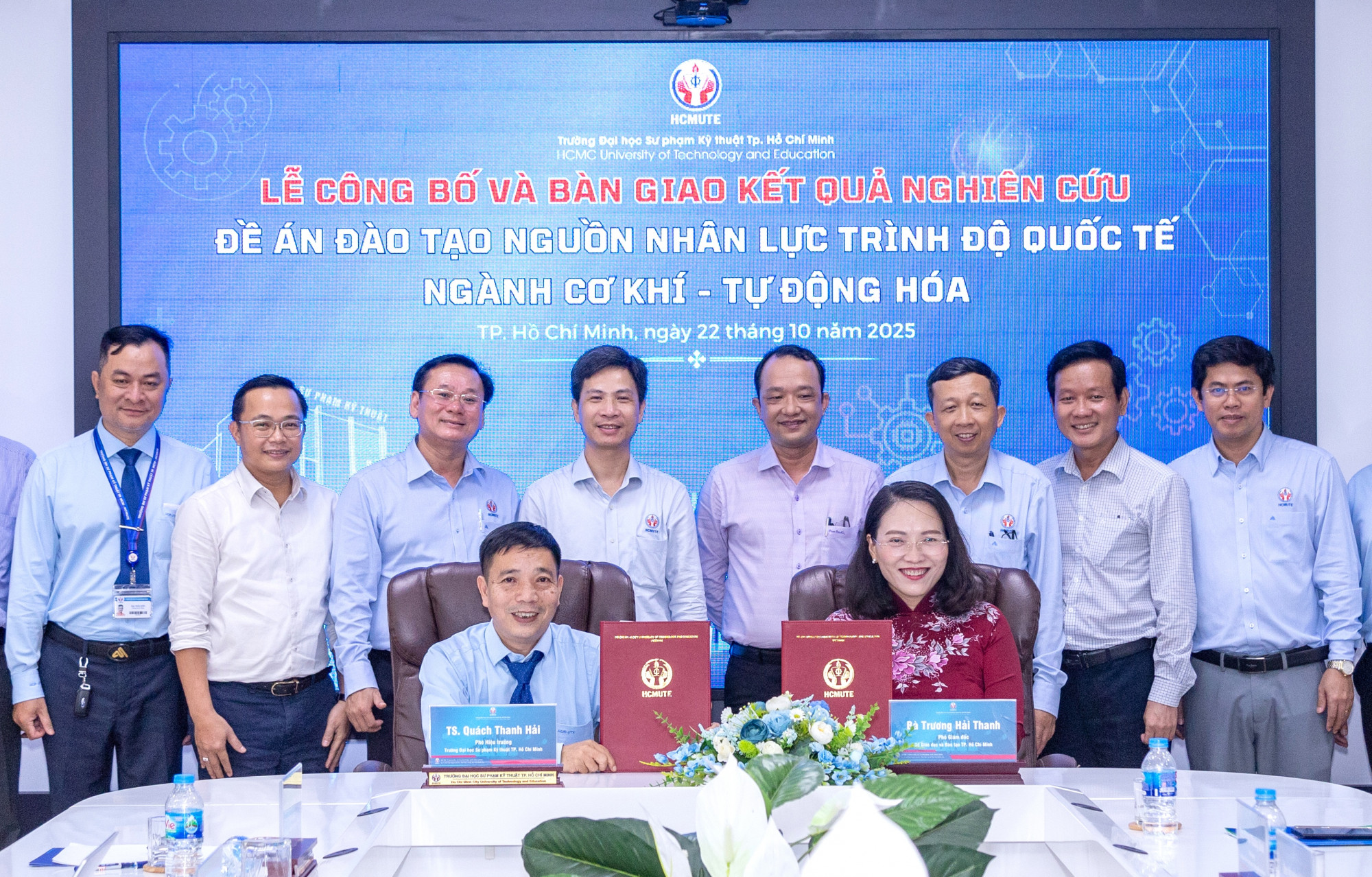 Trường đại học Sư phạm Kỹ thuật TPHCM và hai bên đã tiến hành ký bàn giao kết quả nghiên cứu Đề án Đào tạo nguồn nhân lực trình độ quốc tế ngành Cơ khí – Tự động hóa - Ảnh: A.H