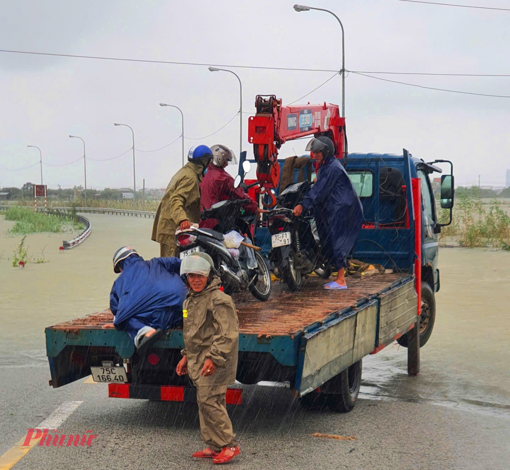 Tất cả các chuyến xe điều đảm bảo an toàn giao thông, ưu tiên đưa những phụ nữ, người gìa và trẻ em lên xe về nhà trước