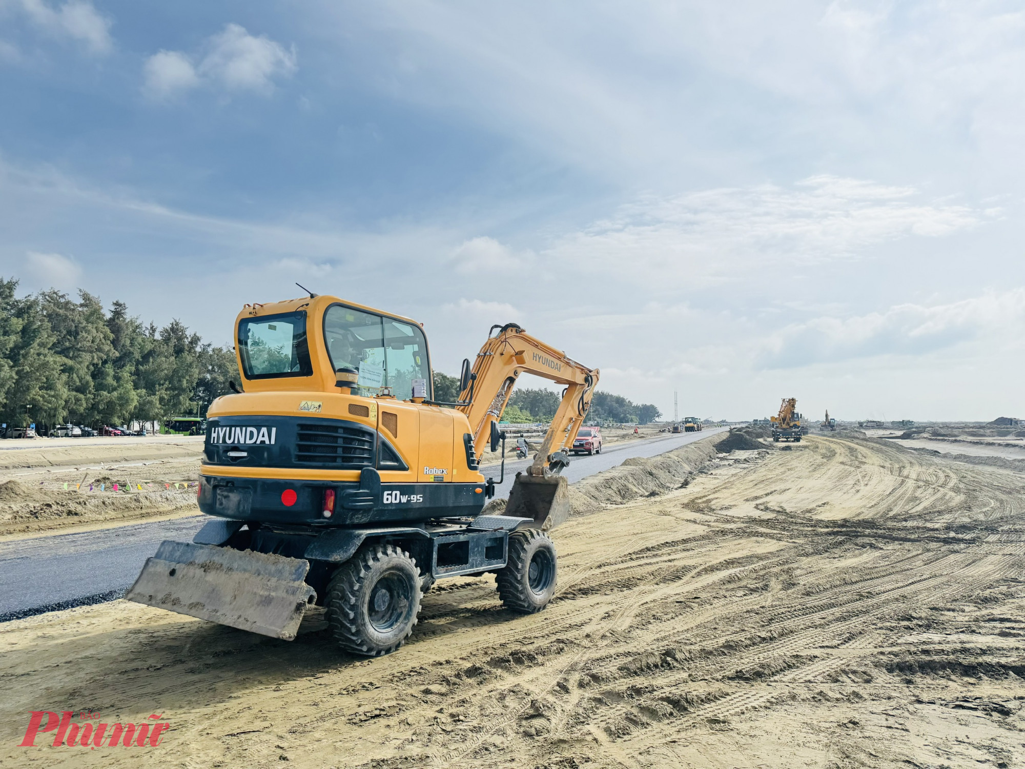 Siêu dự án lấn biển Cần Giờ: Động lực tăng trưởng kinh tế TPHCM Dự án khu đô thị du lịch lấn biển Cần Giờ đang được thi công - Ảnh: Thanh Hoa
