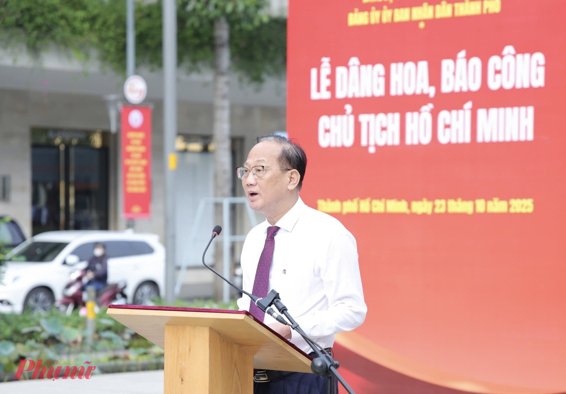 Ông Trần Văn Nam - Phó Bí thư Đảng ủy UBND TPHCM - phát biểu tại buổi Lễ tuyên dương 