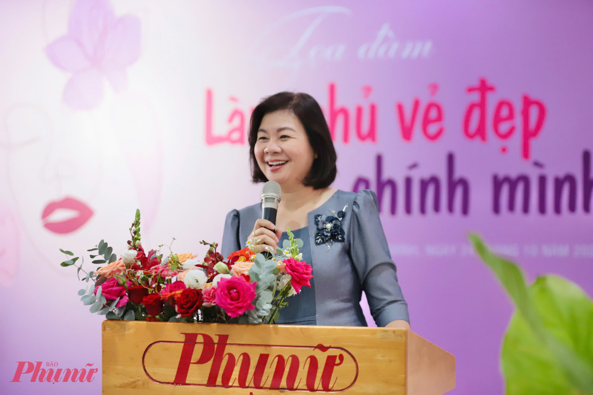 Tọa đàm "Làm chủ vẻ đẹp chính mình": Vẻ đẹp của sự tự tin, thấu hiểu và yêu thương bản thân Theo bà Lý Việt Trung Khi người phụ nữ biết mình là ai, biết điều gì khiến mình vui, biết cách chăm sóc bản thân và nuôi dưỡng tâm hồn, thì dù ở bất kỳ độ tuổi nào, hoàn cảnh nào, họ vẫn tỏa sáng theo cách rất riêng.