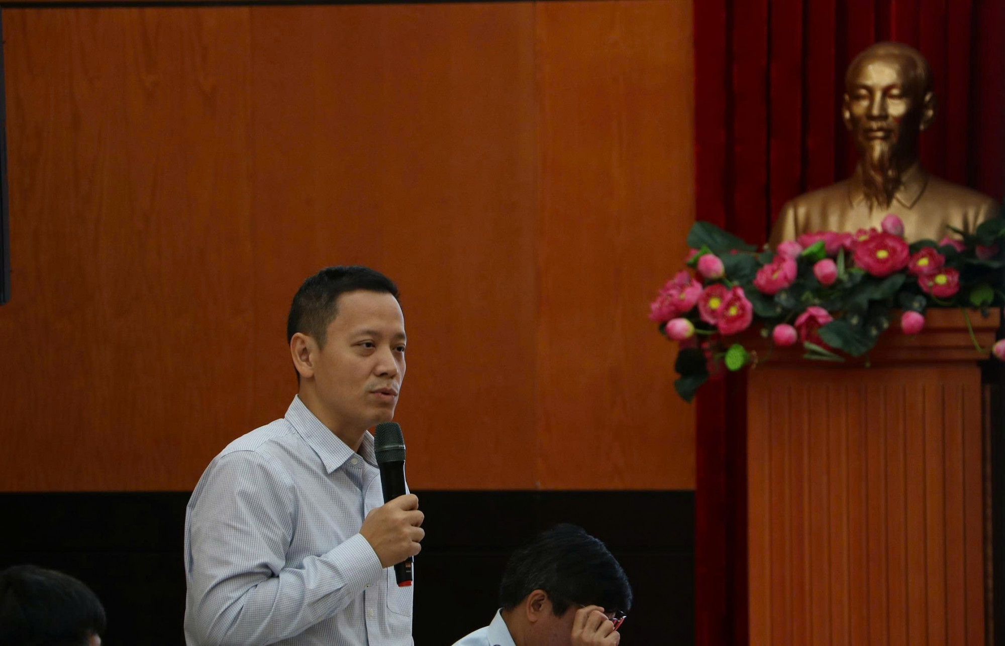 Viện trưởng Lê Anh Vinh cho biết, hiện Bộ GD-ĐT đang xây dựng khung chương trình giáo dục AI dành cho học sinh từ lớp Một đến lớp Mười hai - Ảnh: Trang Thư