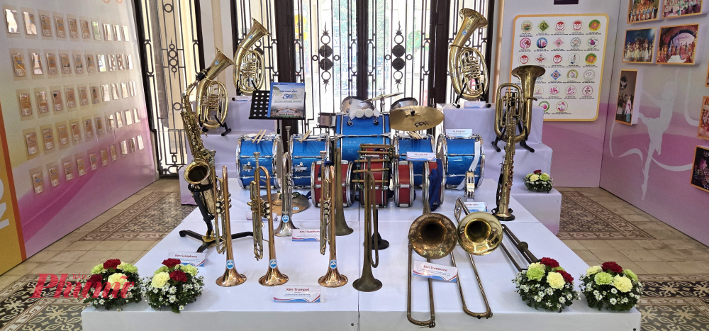 Góc trưng bày những nhạc cụ trong công tác Đội.