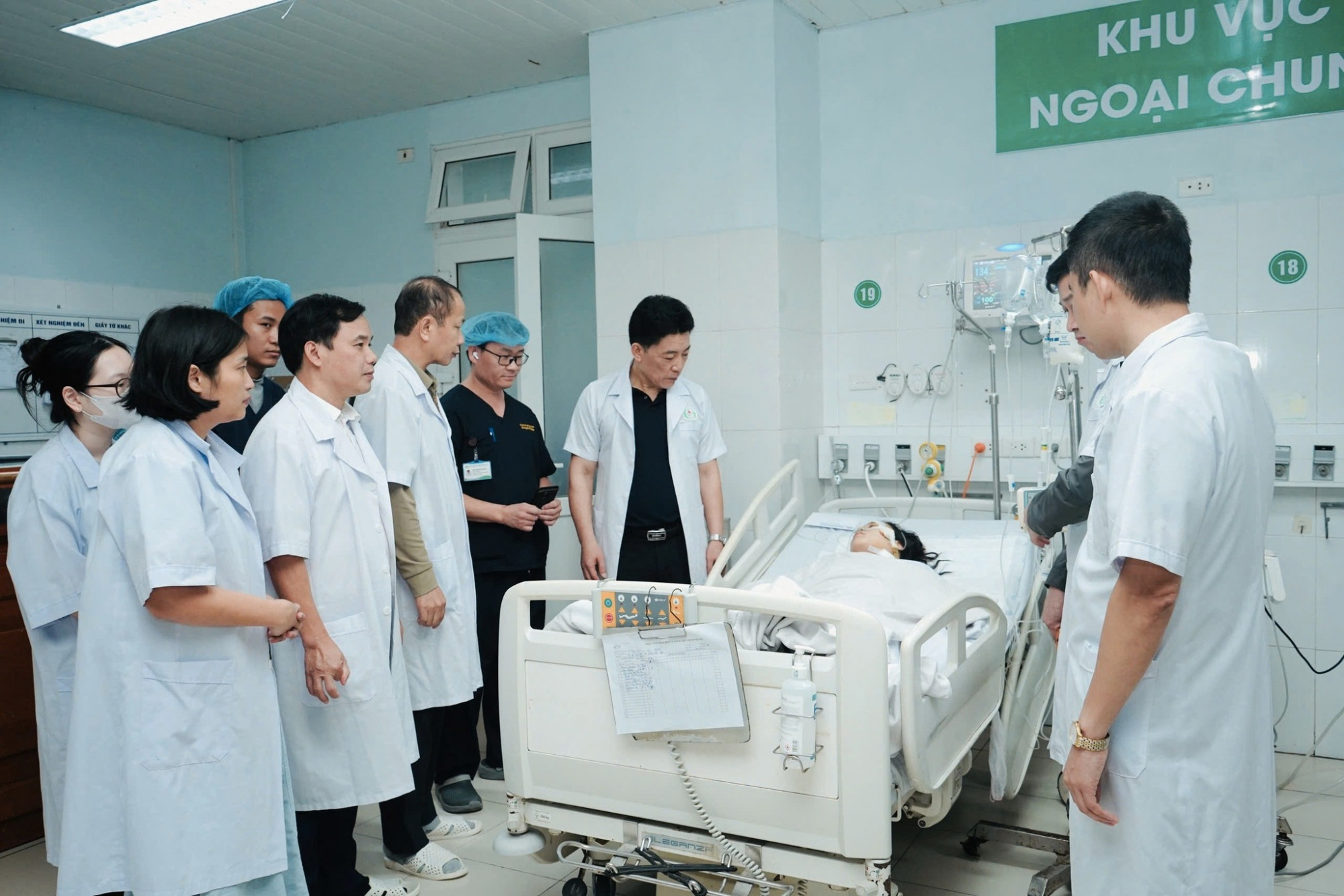 Nhờ được mổ cấp cứu kịp thời, hiện điều dưỡng Trang đã qua nguy kịch - Ảnh: Khánh Trung