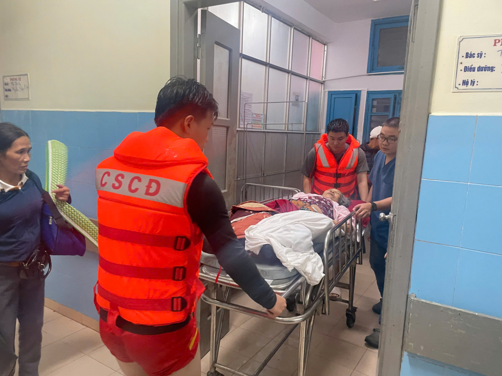 Lực lượng vừa phải tiến hành khẩn trương vừa phải đảm bảo an toàn cho người bệnh.
